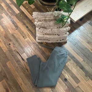 Lululemon Slim Leg Softstreme Pants - 8 - Grey Sage